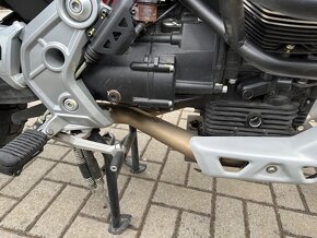 Moto Guzzi V85 TT - 9