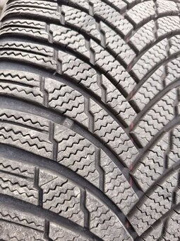 235/40R19 96V zimní Firestone Winterhawk 4 sada dot 4421 - 9