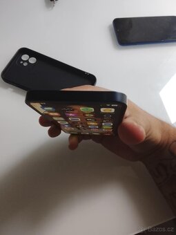 iPhone 12 - 9
