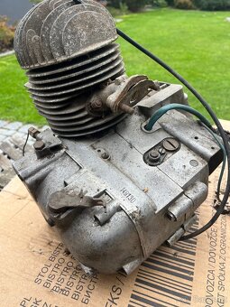 Prodám motor Manet 125 skůtr Tatran funkční - 9