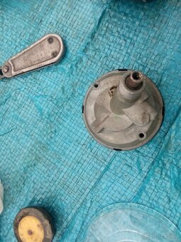 Jawa 350 perak,origo překryt karburace .tachometr 8000kč - 9