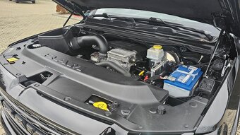 Dodge Ram 1500 Limited Black Head-up pneumatika - 9