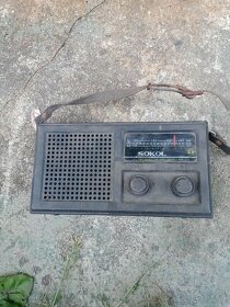 Staré televize, přímotop, tranzistorák. - 9