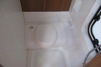 Karavan-Hobby Premium 460 soběstačný karavan - 9