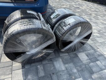 Letni pneu BMW X7 R 22 - 9