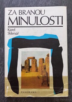 Různé knihy o historii - 9