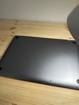 Apple MacBook Pro 2016 15” 256GB i7 16GB RAM - 9