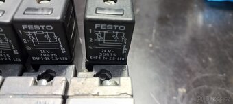 Pneumatické ventily Festo 8ks - 9