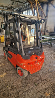 Linde E30, vysokozdvižný vozík VZV - 9