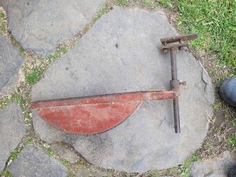 Cirgulárka s hoblovku, deskou a kovovým košem - 9