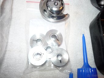PŘENOSNÝ šicí stroj BOBBIN na KŮŽI - na 220 V - 9