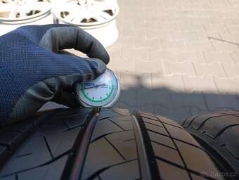 205/65/16 C zánovní letní pneu bridgestone - 9