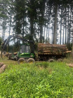 John deere 810D - 9