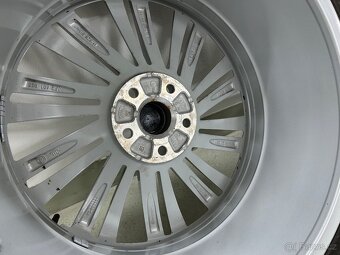 zimní originál sada Škoda Superb IV Varitate 19" 5x112 - 9