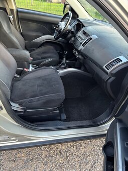Mitsubishi Outlander II, 2.0Did 103kw, 1.majitel, málo km - 9