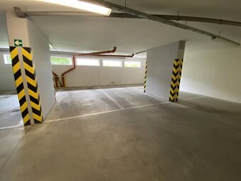 PRODEJ GARÁŽOVÉHO STÁNÍ  NA ULICI ŘÍČANSKÁ, BRNO-BYSTRC - 9