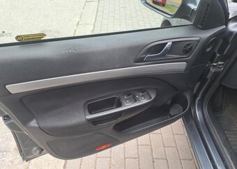 Škoda Octavia 1,4 TSI benzín manuál 90 kw - 9