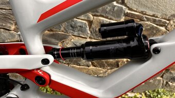 YT Capra CF pro 29” / L - 9