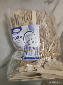 Více foto,papírové kelímky na kávu, dřevěné tyčinky - 9