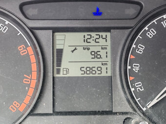 Śkoda Fabia 1.2 Htp   2009    58000km  44kW - 9