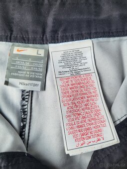 NIKE - PÁNSKÉ SPORTOVNÍ KRAŤASY - 9