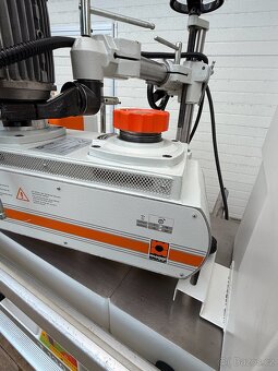 spodní fréza s čepovacím vozíkem SCM T130N - 9