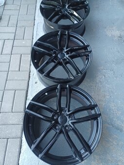 5x112 R18 8j et 39 Dezent - 9