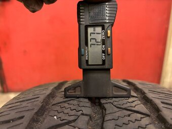 Originální plechové disky R16 + zimní pneu 215/65 R16C - 9