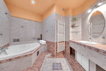 Luxusní mezonetový byt 5+1, vířívá vana a nebytový prostor, - 9