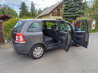 Benzínová Opel Zafira 1.8...7místné - 9