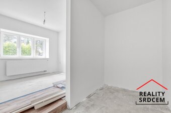 Pronájem zrekonstruovaného bytu 2+1 v rodinném domě, 69 m2,  - 9