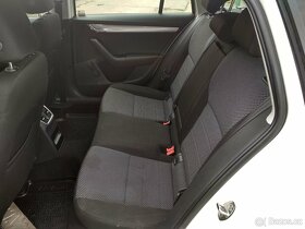 ŠKODA OCTAVIA COM III 4x4,2,0 TDi,ESP,KLIMA,ČR.SERVISKA - 9