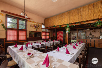 Rodinný dům s restaurací o výměře 507 m2 v obci Lískovec - 9