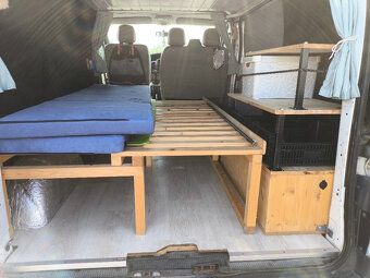 Renault Trafic obytný s vestavbou na spaní - 9