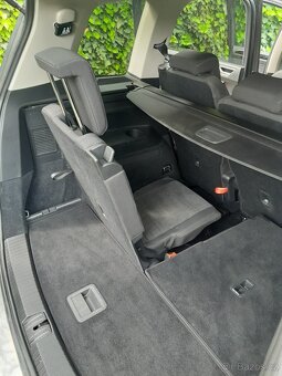 Prodám VW TOURAN , 2.0TDI DSG 110Kw,7míst - 9