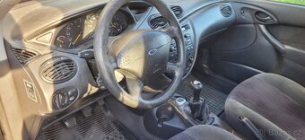 Focus 1.6i hatchback - 9