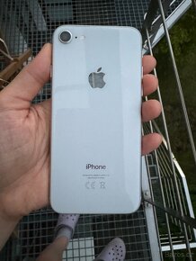 IPHONE 8 64gb ve výborném stavu s kabelem, krytem a krabičko - 9