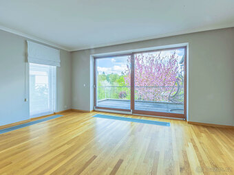 Exkluzivní vila 5+1, 348 m², bazén, sauna, pozemek 996 m², S - 9