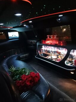 Prodám limuzína Lincoln Towncar - 9