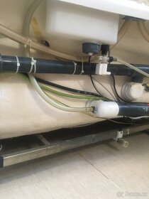 Prodám luxusní hydromasážní vanu ALBATROS - 9