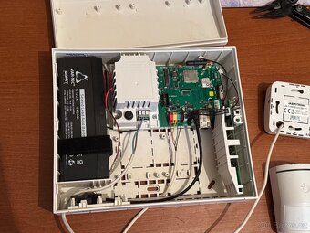 Jablotron JA-103K, JA-154E, JA-110A + další - 9