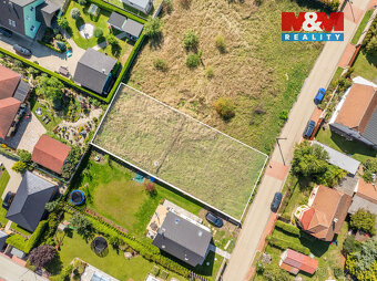 Prodej pozemku k bydlení, 739 m², Libiš, ul. Na Pěšinách - 9