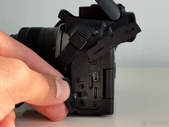 Canon R10 + objektiv 18-45 - v záruce - 9