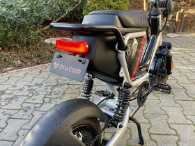 Elektromotorka NIU IUm Pro se šlapátky a s rekuperací - 9
