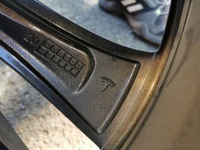 Originální alu kola na Tesla model 3 20" - 9
