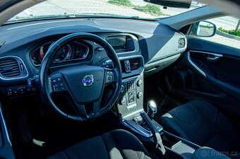 Volvo V40 D2 Momentum - 9