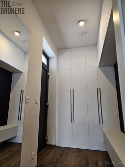 Prodej nízkoenergetického rodinného  domu 179 m2, pozemek 49 - 9