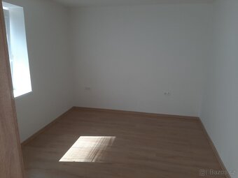 Pronájem bytu 3 + kk Moravská Nová Ves - 9