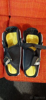 Hokejové kalhoty,  lokty, holeně, hrudník - 9