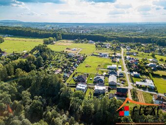 Prodej stavebního, zasíťovaného pozemku o výměře 1403 m2 v l - 9
